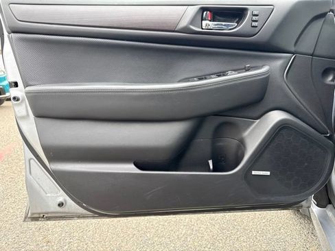 Used 2017 Subaru Legacy 3.6R Limited AWD/4WD image 10