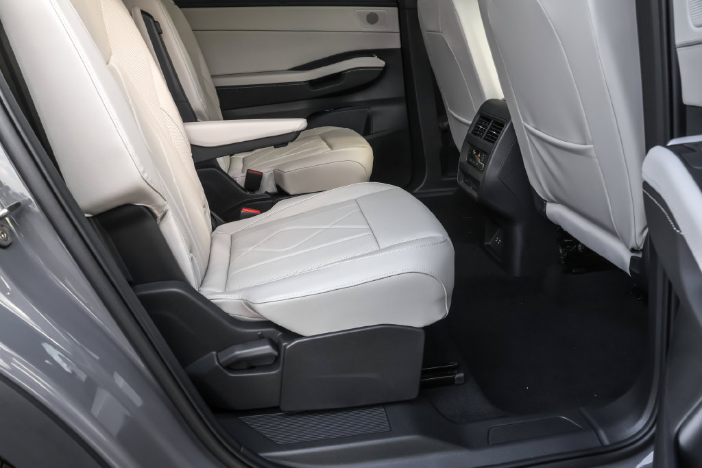 New 2027 Volkswagen Atlas SEL R-Line AWD/4WD image 40