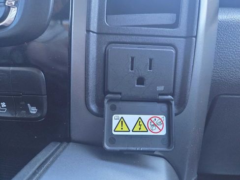 Used 2015 RAM 1500 Sport w/ Convenience Group image 29