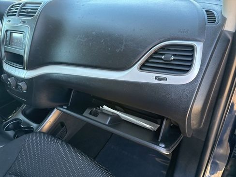 Used 2018 Dodge Journey SE w/ Connectivity Group image 54