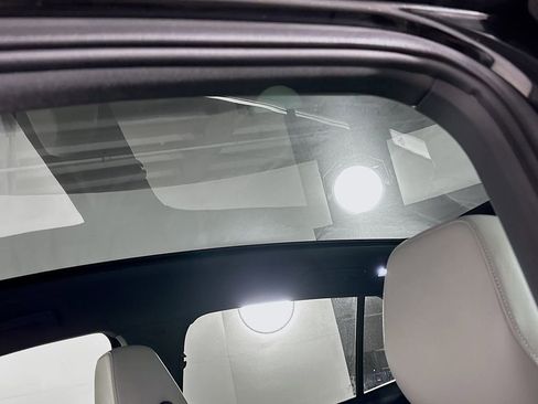 Used 2021 Volkswagen ID.4 Pro S image 19