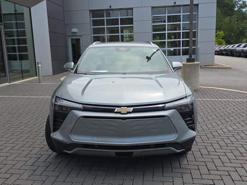 Used 2024 Chevrolet Blazer EV LT AWD/4WD image 2