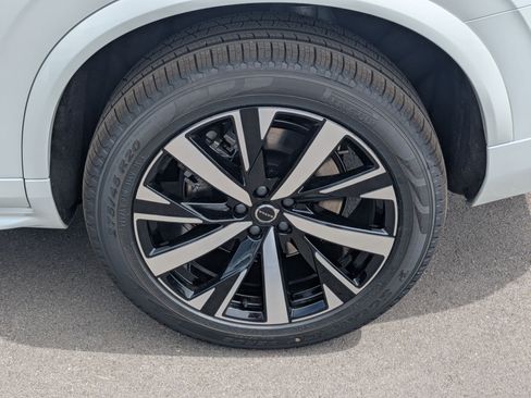 New 2026 Volvo XC90 B5 Core AWD/4WD image 16