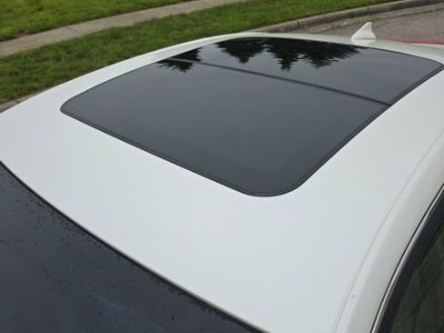 Used 2011 Cadillac CTS Luxury RWD image 7