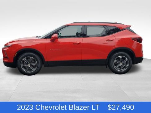 Certified 2023 Chevrolet Blazer LT w/ Convenience Package image 2