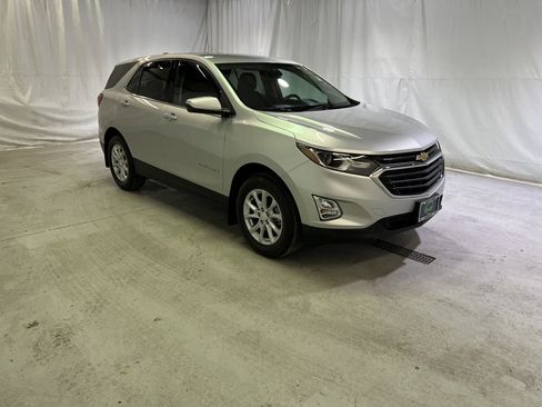 Certified 2020 Chevrolet Equinox LT image 2