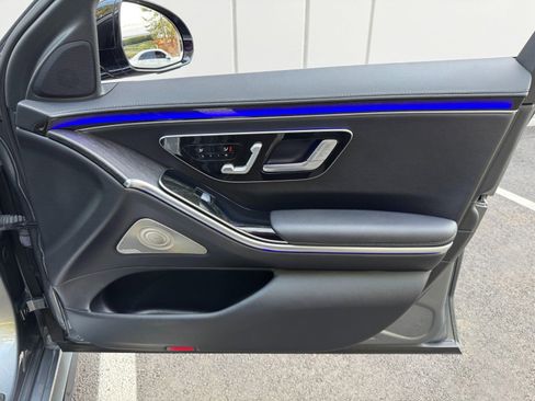 Used 2022 Mercedes-Benz S 500 4MATIC w/ AMG Line Package image 51