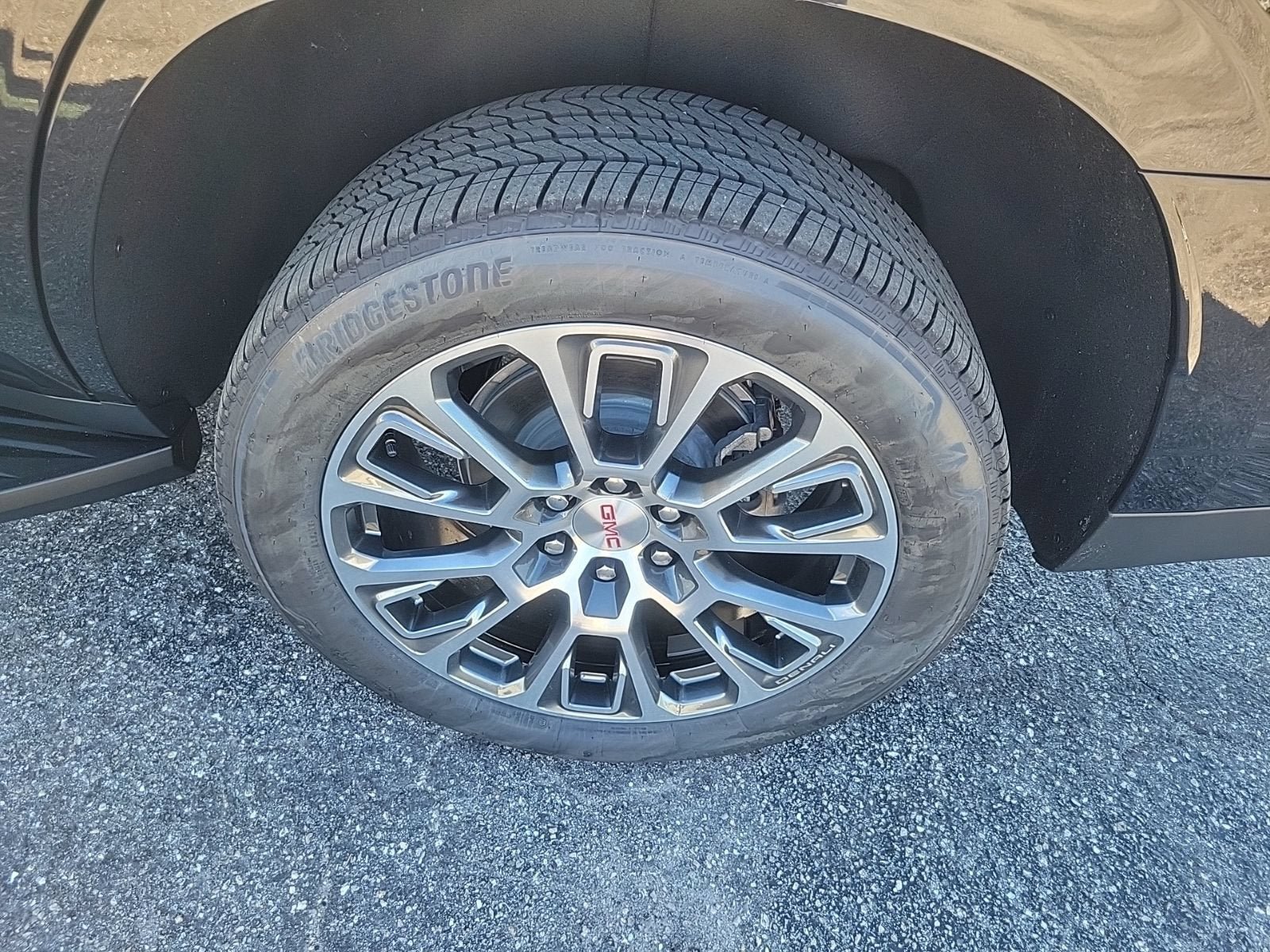 New 2026 GMC Yukon Denali RWD image 8