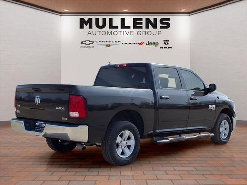 Used 2019 RAM 1500 Classic SLT w/ Luxury Group image 5