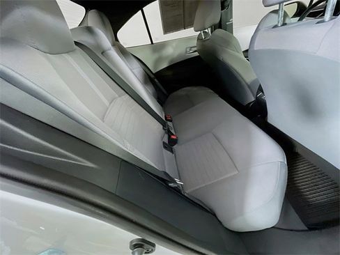 Used 2023 Toyota Corolla SE image 27