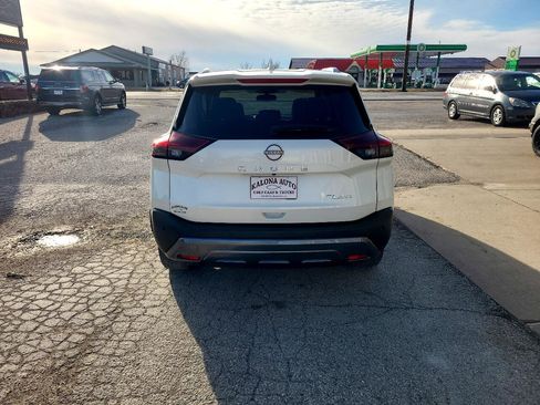 Used 2023 Nissan Rogue SL w/ SL Premium Package image 7