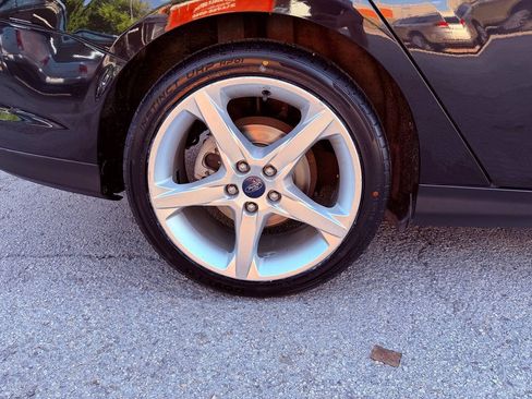 Used 2012 Ford Focus Titanium FWD image 12