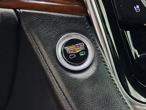 Used 2016 Cadillac Escalade 4WD image 19