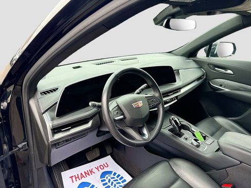 Used 2024 Cadillac XT4 Premium Luxury AWD/4WD image 9
