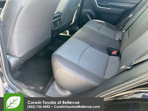 Used 2025 Toyota RAV4 XLE image 23