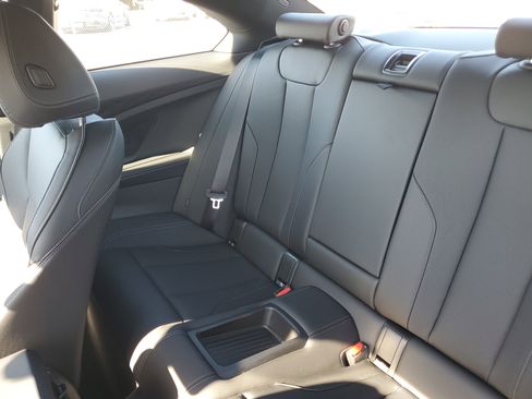 Used 2025 BMW 230i Coupe w/ M Sport Package image 8