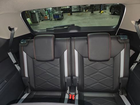 New 2026 Volkswagen Atlas Peak Edition image 10