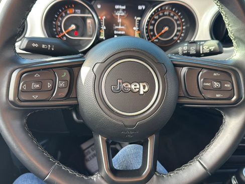 Used 2021 Jeep Wrangler Unlimited Islander image 19