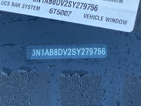 Used 2025 Nissan Sentra SR w/ SR Premium Package image 6