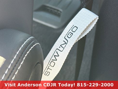 New 2026 Chrysler Pacifica Select image 8