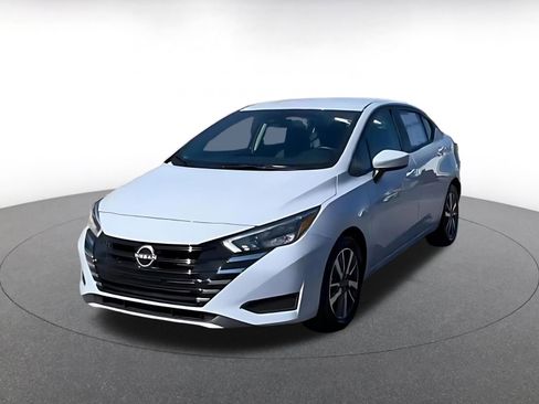 Used 2025 Nissan Versa SV image 7