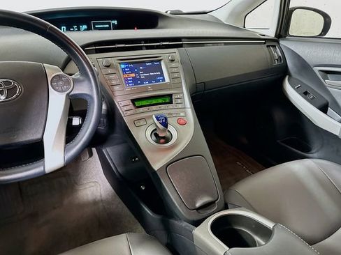 Used 2013 Toyota Prius Four image 25