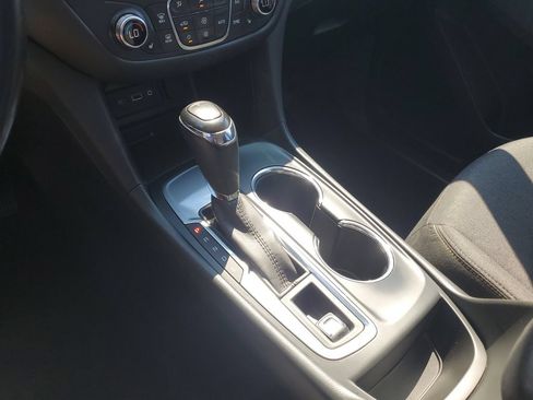 Used 2019 Chevrolet Equinox LT w/ Driver Convenience Package FWD image 20