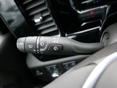 Used 2025 GMC Sierra 2500 SLT w/ SLT Convenience Package image 24