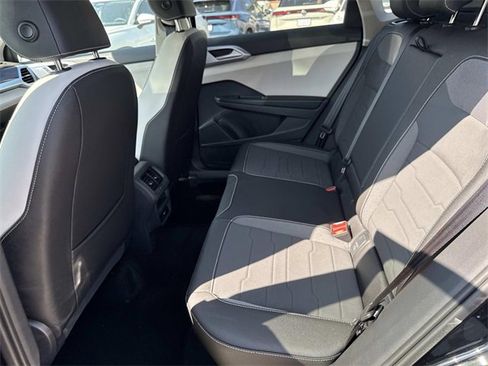 New 2025 Volkswagen Taos SE image 12