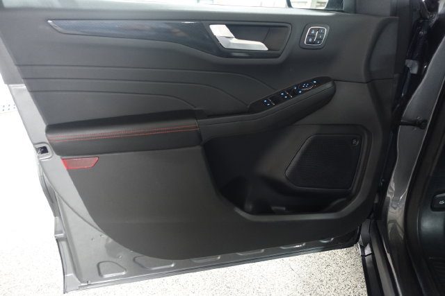 Used 2024 Ford Escape ST-Line Select w/ Tech Pack #2 AWD/4WD image 9