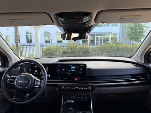 Used 2026 Kia Carnival FWD image 36