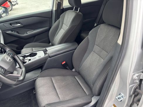 Used 2025 Nissan Rogue SV FWD image 35