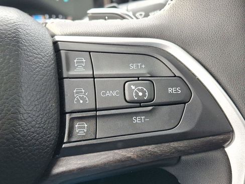 Used 2022 Jeep Grand Cherokee Limited 4xe image 23