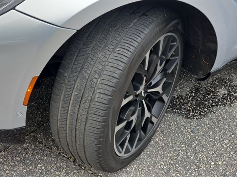 Used 2021 Aston Martin DBX AWD/4WD image 33