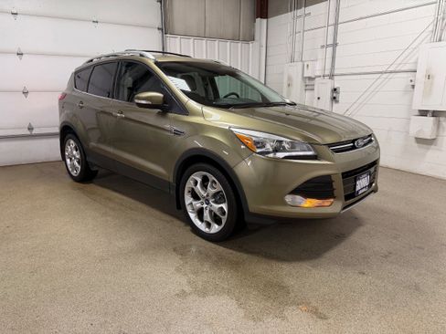Used 2013 Ford Escape Titanium w/ Class II Trailer Tow Pkg image 4