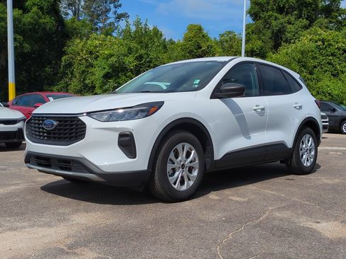Used 2025 Ford Escape Active FWD image 2