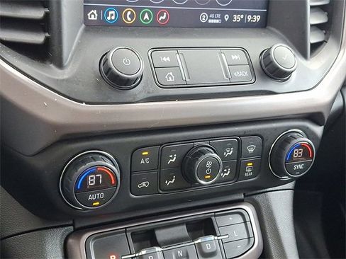 Used 2022 GMC Acadia AT4 w/ Technology Package image 17