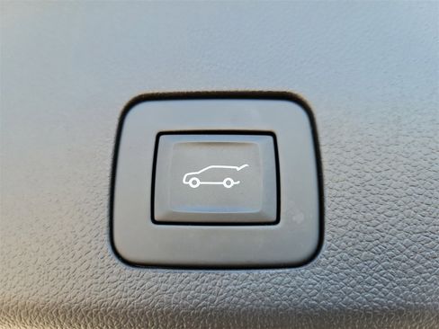 Used 2024 Buick Encore GX Avenir w/ Avenir Convenience Package image 9