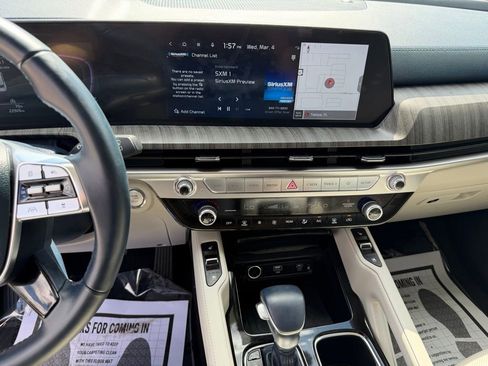 Used 2024 Kia Telluride EX image 18