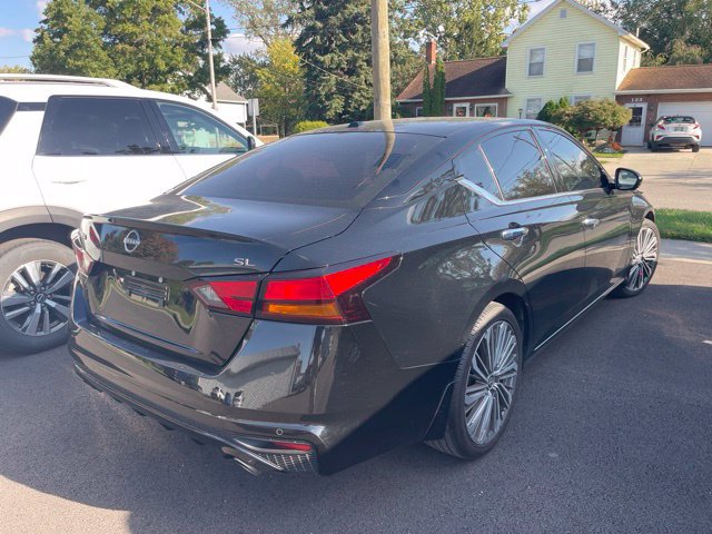 Used 2024 Nissan Altima 2.5 SL FWD image 3