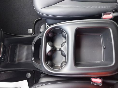 New 2026 Chrysler Voyager LX image 18