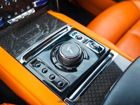 Used 2023 Rolls-Royce Cullinan Black Badge w/ Leather Finishing Pack image 38