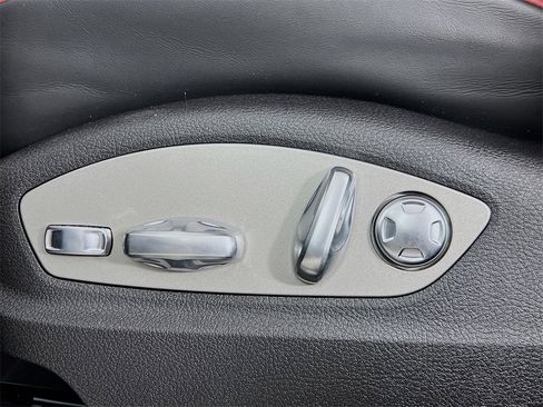 New 2026 Porsche Macan S image 22