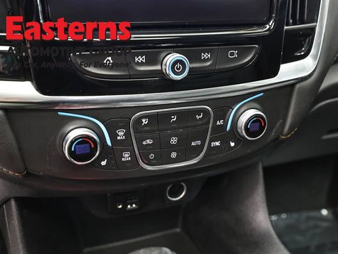 Used 2021 Chevrolet Traverse RS AWD/4WD image 20