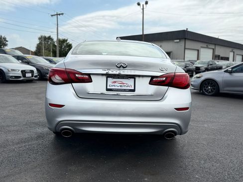 Used 2018 INFINITI Q70 Luxe RWD image 5