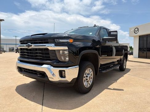 Used 2024 Chevrolet Silverado 2500 LT w/ Convenience Package AWD/4WD image 9