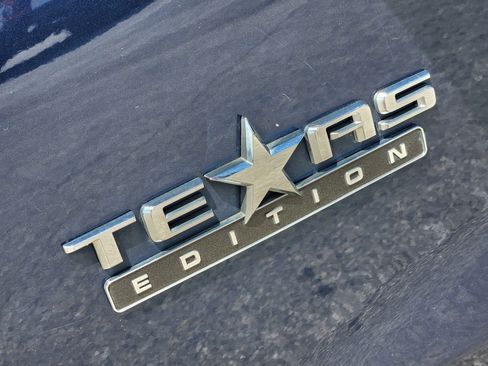 Used 2020 Chevrolet Silverado 1500 LT w/ Texas Edition RWD image 13