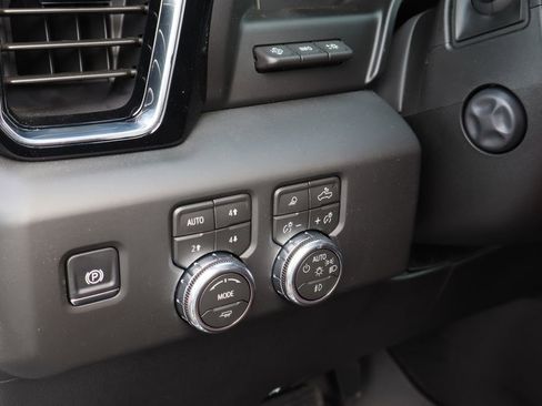 New 2026 GMC Sierra 1500 Denali Ultimate w/ LPO, Black Badging Package AWD/4WD image 11