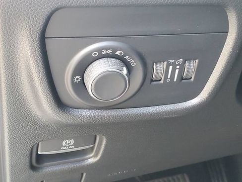 Used 2023 Jeep Grand Cherokee L Laredo AWD/4WD image 9