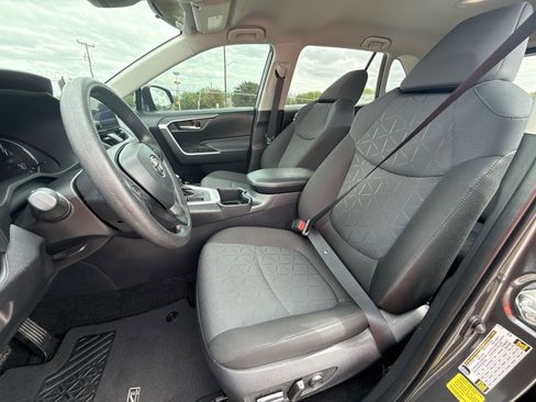 Used 2025 Toyota RAV4 XLE FWD image 13